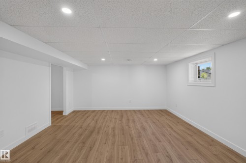 12306 95 Street Nw, Edmonton, AB - Indoor Photo Showing Other Room