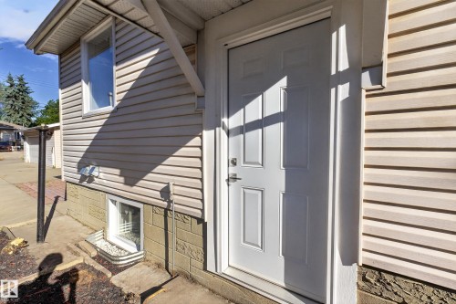12306 95 Street Nw, Edmonton, AB -  With Exterior