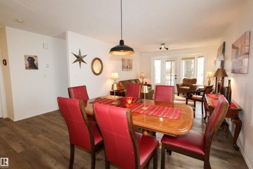 9826 100A Avenue, Morinville, AB - Indoor Photo Showing Dining Room