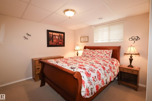 9826 100A Avenue, Morinville, AB - Indoor Photo Showing Bedroom