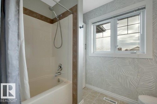 27 Birchmont Drive, Leduc, AB - Indoor Photo Showing Bathroom