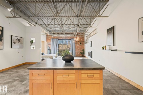 #205 10265 107 St Nw, Edmonton, AB - Indoor
