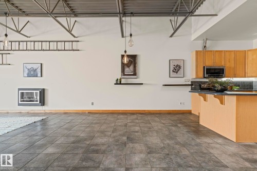 #205 10265 107 St Nw, Edmonton, AB - Indoor Photo Showing Garage