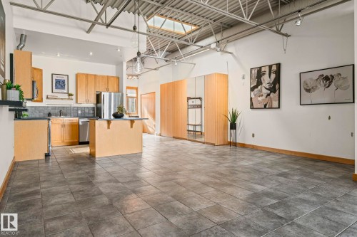 #205 10265 107 St Nw, Edmonton, AB - Indoor