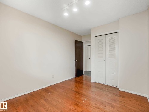 11056 166 Avenue Nw, Edmonton, AB - Indoor Photo Showing Other Room
