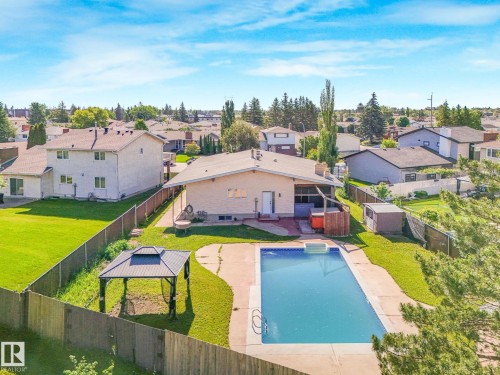 11056 166 Avenue Nw, Edmonton, AB - Outdoor With In Ground Pool