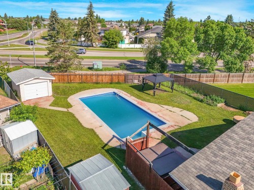 11056 166 Avenue Nw, Edmonton, AB - Outdoor With In Ground Pool