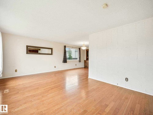 11056 166 Avenue Nw, Edmonton, AB - Indoor Photo Showing Other Room
