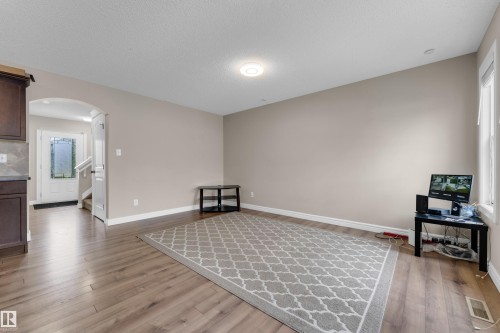 5608 17 Avenue Sw, Edmonton, AB - Indoor