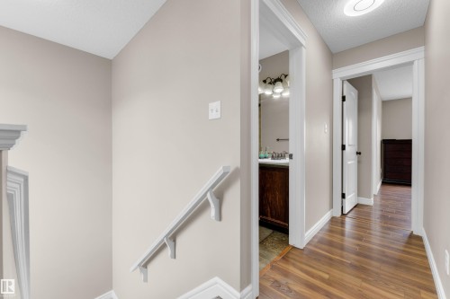 5608 17 Avenue Sw, Edmonton, AB - Indoor Photo Showing Other Room