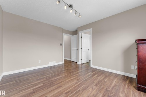 5608 17 Avenue Sw, Edmonton, AB - Indoor Photo Showing Other Room