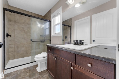 5608 17 Avenue Sw, Edmonton, AB - Indoor Photo Showing Bathroom
