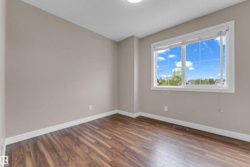 5608 17 Avenue Sw, Edmonton, AB - Indoor Photo Showing Other Room