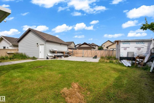 5608 17 Avenue Sw, Edmonton, AB - Outdoor