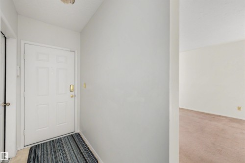 4 Blue Quill Crescent Nw, Edmonton, AB - Indoor Photo Showing Other Room