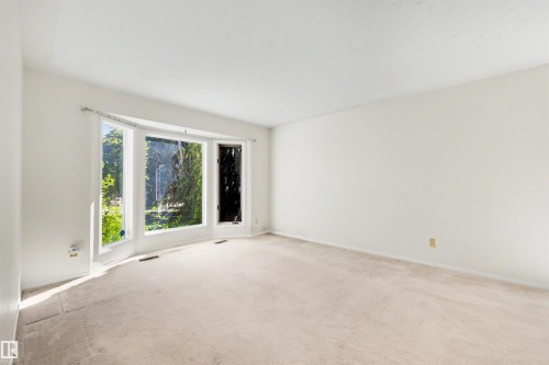 4 Blue Quill Crescent Nw, Edmonton, AB - Indoor Photo Showing Other Room