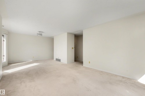 4 Blue Quill Crescent Nw, Edmonton, AB - Indoor Photo Showing Other Room