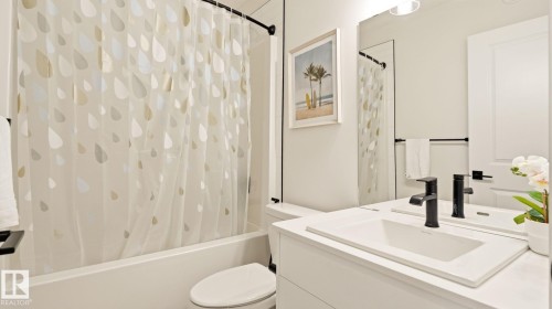 2804 193 Street Nw, Edmonton, AB - Indoor Photo Showing Bathroom