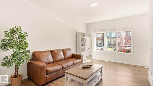 2804 193 Street Nw, Edmonton, AB - Indoor Photo Showing Living Room