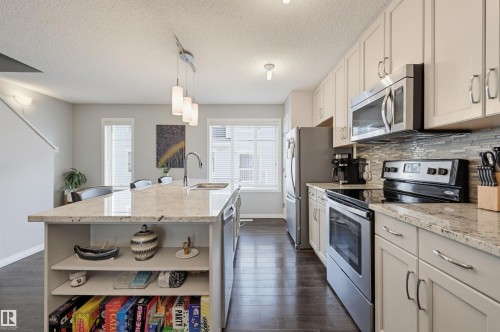 #126 2905 141 St Sw, Edmonton, AB - Indoor Photo Showing Kitchen With Stainless Steel Kitchen With Upgraded Kitchen