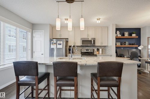 #126 2905 141 St Sw, Edmonton, AB - Indoor Photo Showing Kitchen With Upgraded Kitchen