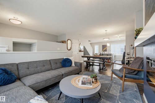 #126 2905 141 St Sw, Edmonton, AB - Indoor Photo Showing Living Room