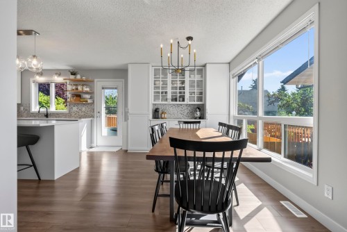 2103 49A Street Nw, Edmonton, AB - Indoor Photo Showing Dining Room