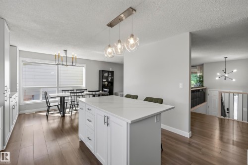 2103 49A Street Nw, Edmonton, AB - Indoor
