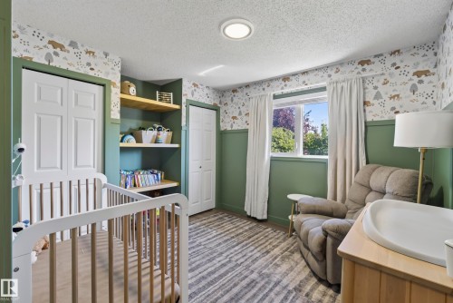 2103 49A Street Nw, Edmonton, AB - Indoor Photo Showing Bedroom