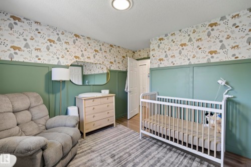 2103 49A Street Nw, Edmonton, AB - Indoor Photo Showing Bedroom