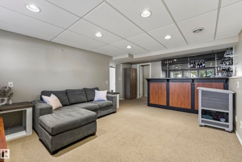 2103 49A Street Nw, Edmonton, AB - Indoor