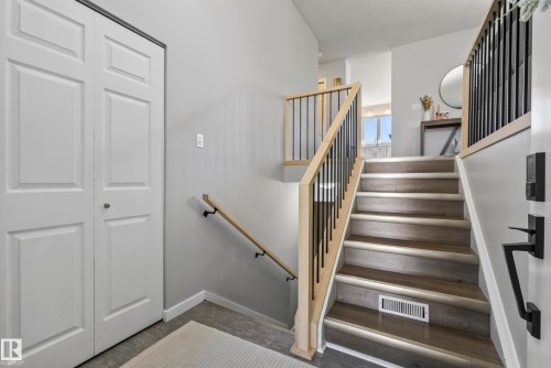 2103 49A Street Nw, Edmonton, AB - Indoor Photo Showing Other Room