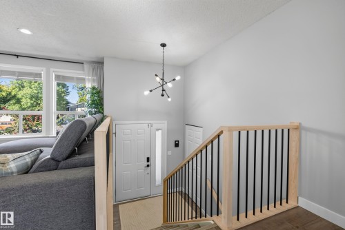 2103 49A Street Nw, Edmonton, AB - Indoor Photo Showing Other Room