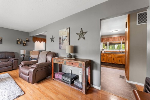 11219 134A Avenue Nw, Edmonton, AB 