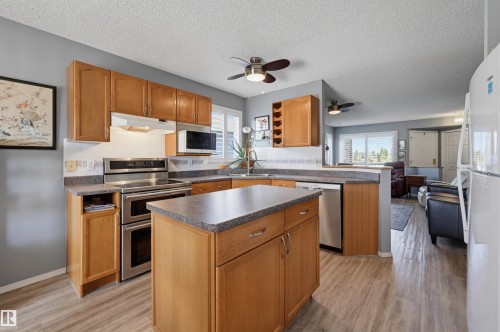 14903 128 Street Nw, Edmonton, AB - Indoor Photo Showing Kitchen