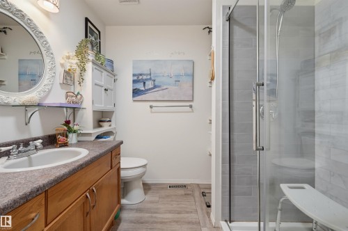 14903 128 Street Nw, Edmonton, AB - Indoor Photo Showing Bathroom