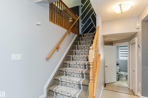 2727 Miles Place Sw, Edmonton, AB - Indoor Photo Showing Other Room