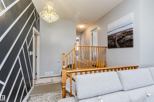 2727 Miles Place Sw, Edmonton, AB - Indoor Photo Showing Other Room