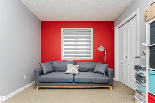 2727 Miles Place Sw, Edmonton, AB - Indoor Photo Showing Living Room