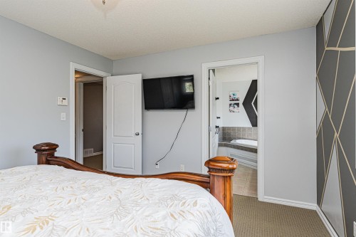 2727 Miles Place Sw, Edmonton, AB - Indoor Photo Showing Bedroom