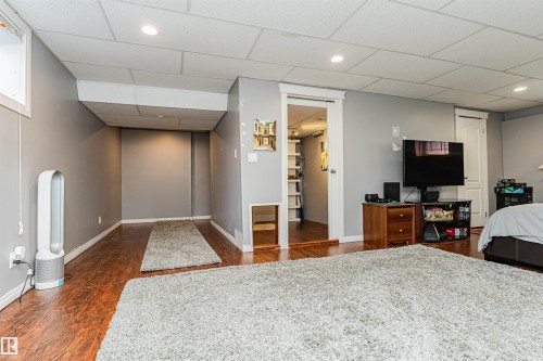2727 Miles Place Sw, Edmonton, AB - Indoor
