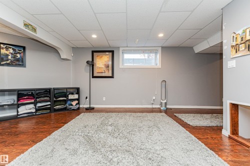 2727 Miles Place Sw, Edmonton, AB - Indoor Photo Showing Basement