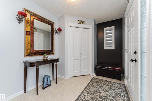 2727 Miles Place Sw, Edmonton, AB - Indoor Photo Showing Other Room