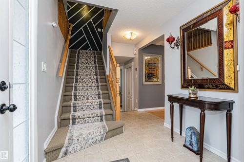 2727 Miles Place Sw, Edmonton, AB - Indoor