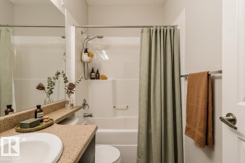 #341 263 Macewan Rd Sw, Edmonton, AB - Indoor Photo Showing Bathroom