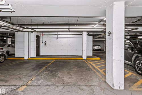 #341 263 Macewan Rd Sw, Edmonton, AB - Indoor Photo Showing Garage
