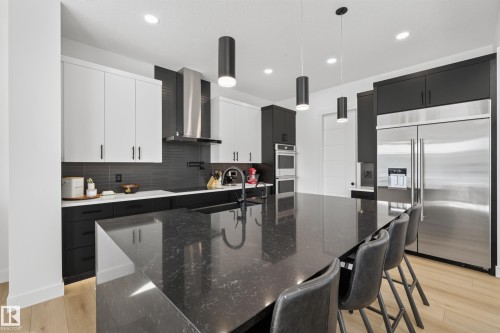 52 Harvest Crescent, Ardrossan, AB - Indoor Photo Showing Kitchen With Upgraded Kitchen