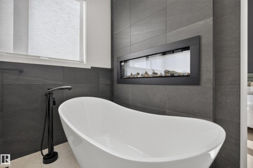 52 Harvest Crescent, Ardrossan, AB - Indoor Photo Showing Bathroom
