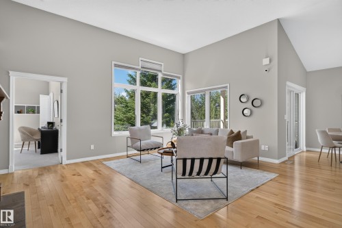 #20 18343 Lessard Rd Nw, Edmonton, AB - Indoor Photo Showing Living Room