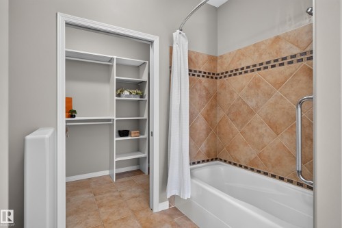 #20 18343 Lessard Rd Nw, Edmonton, AB - Indoor Photo Showing Bathroom